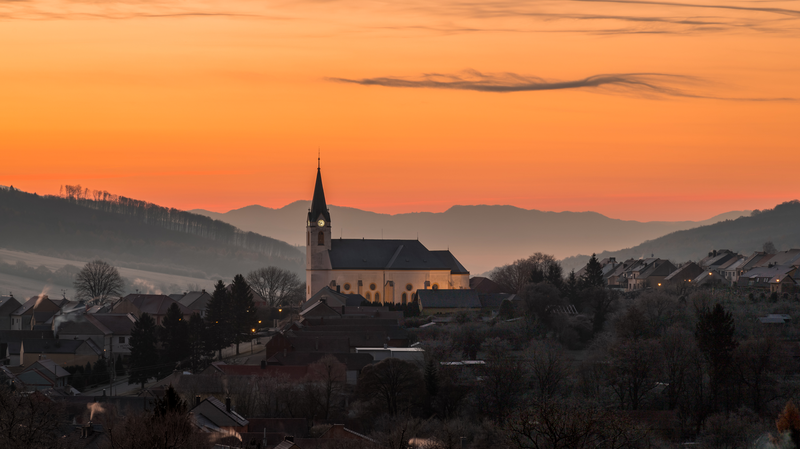 svítání ve Strání