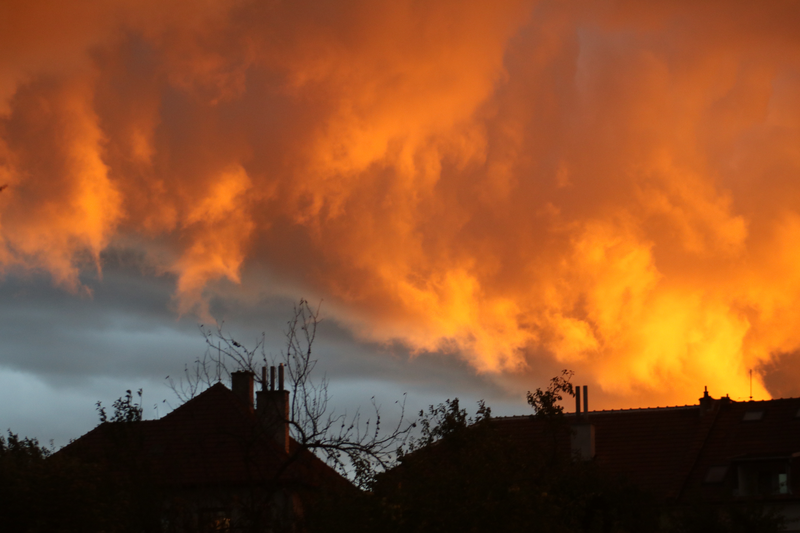 Zapadá slunéčko za Buchlovské hory