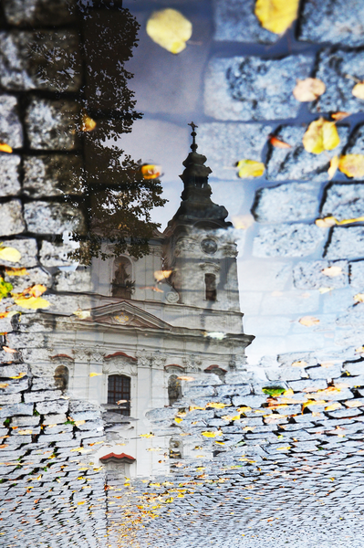 Architektura a příroda v okresním městě 02