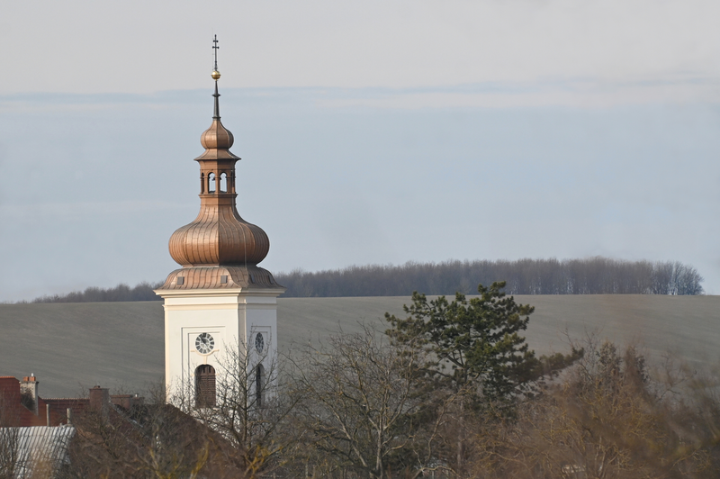 Věž kostela sv. Vavřince v Hluku