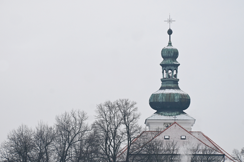 Věž kostela sv. Martina v Bánově