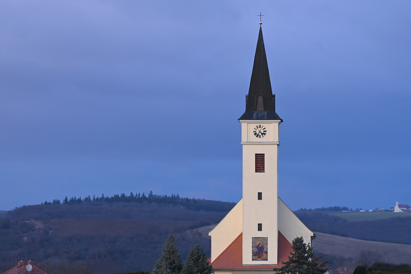 Věž kostela Krista Krále v Prakšicích