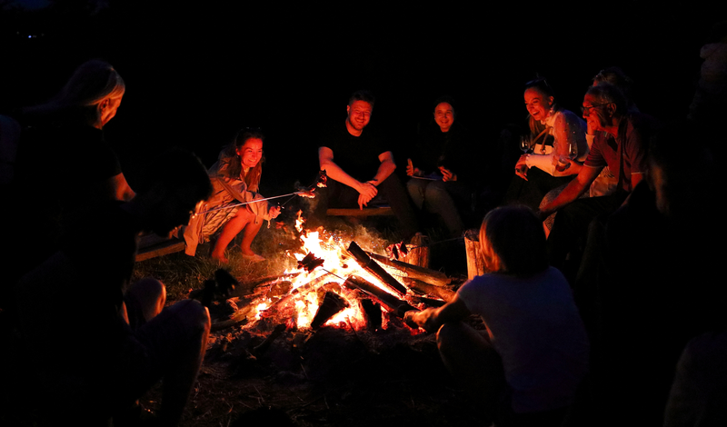 Budem sedět pod hvězdami, až do rána bílého.