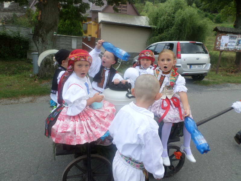 Hyjé, jedém!