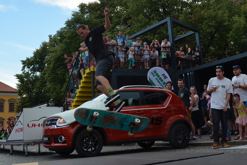 10  UH/Masarykovo náměstí/skate