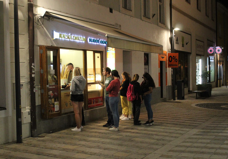 Večerní ulice v Uherském Hradišti