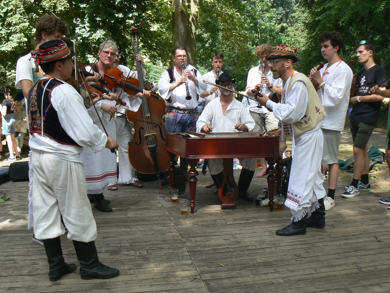 Horňáčtí hudci na festivalu ve Strážnici 2