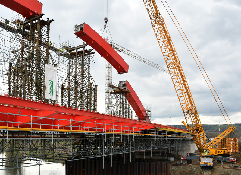 Montáž oblouku mostu D55 v Napajedlích II.