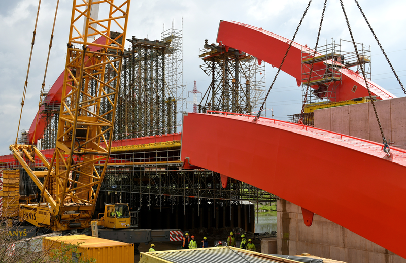 Montáž oblouku mostu D55 v Napajedlích III.