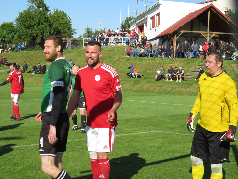 střípky z fotbalových Mistřic 10 - S TRADIČNÍ DIVÁCKOU PODPOROU