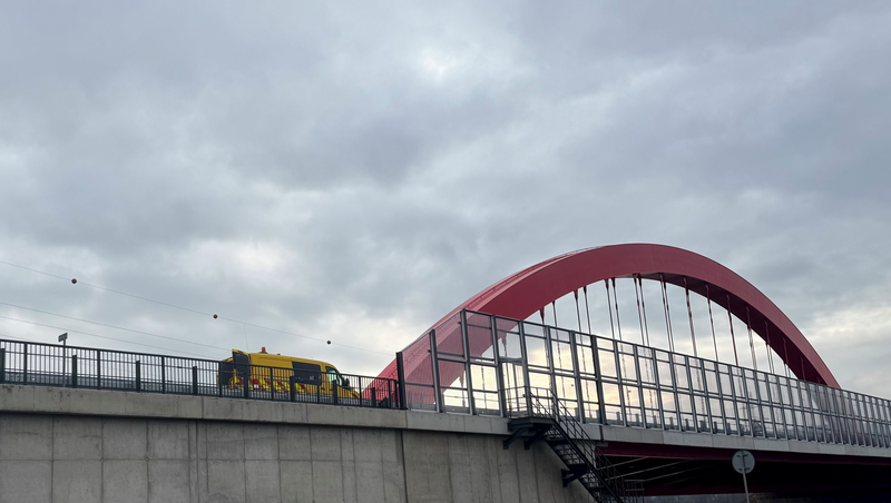 Název seriálu je: Jak se stavěl most přes řeku Morava_foto č. 11