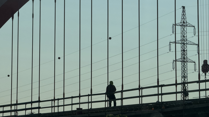 Název seriálu je: Jak se stavěl most přes řeku Morava_foto č. 6