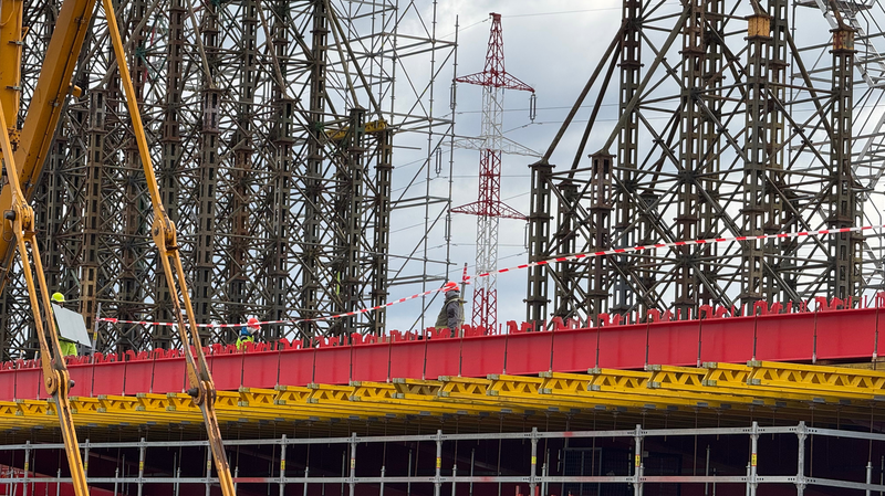 Název seriálu je: Jak se stavěl most přes řeku Morava_foto č. 4