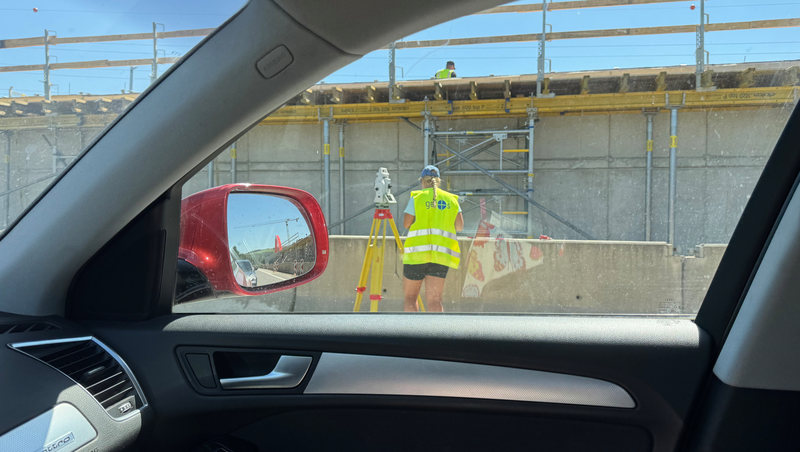 Název seriálu je: Jak se stavěl most přes řeku Morava_foto č. 9