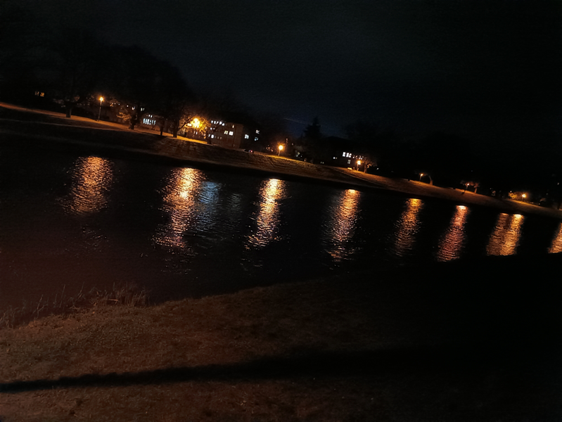 Řeka Morava po setmění 