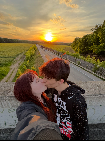 Láska v barvách podvečerní oblohy