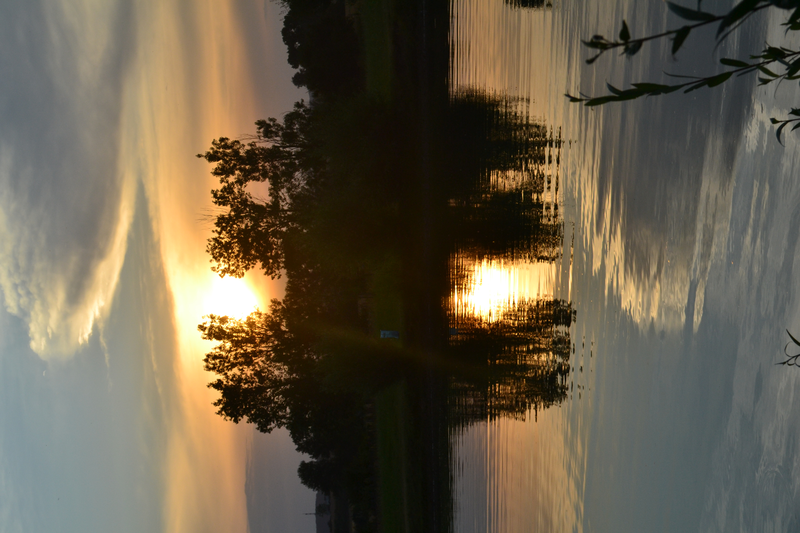 Západ slunce nad Staroměstckým šterkovým rybníkem