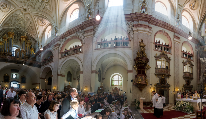 První svaté přijímání, farní kostel sv. Františka Xaverského, Uherské Hradiště