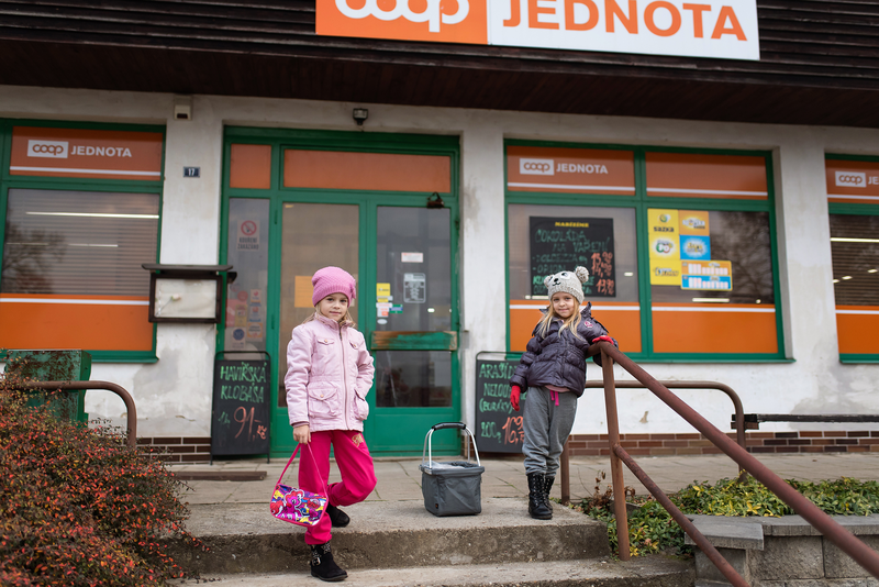 Poslední zákazníci v Jednotě Drslavice
