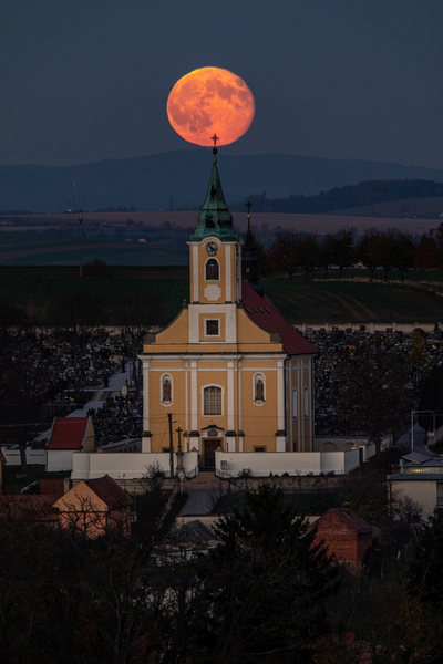 Synchronizace místa, času a nebeské mechaniky - Jalubí