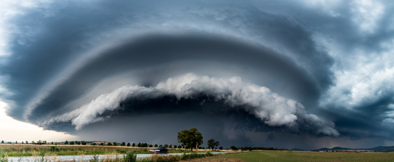 Shelf cloud