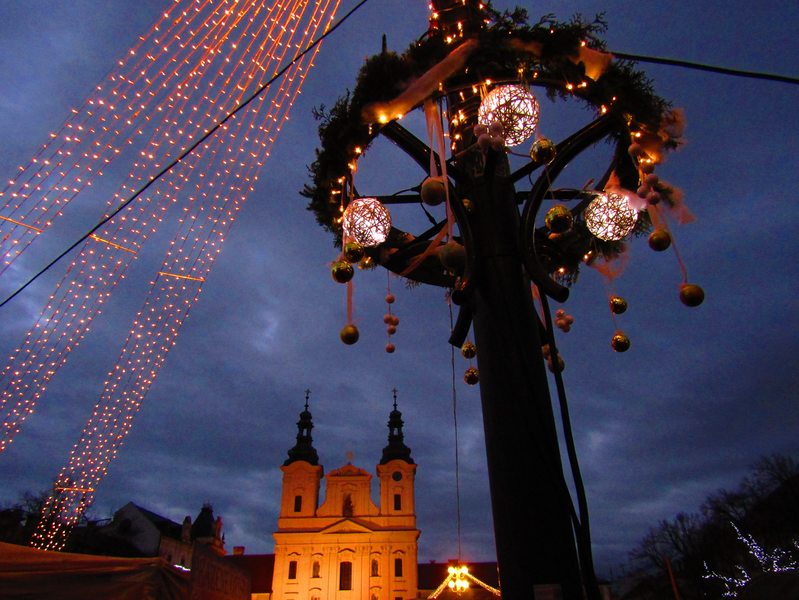vánoční výzdoba na Masarykově náměstí