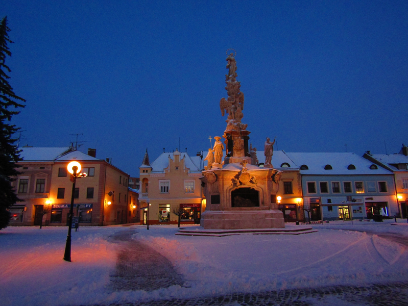 Mariánské náměstí před svítáním