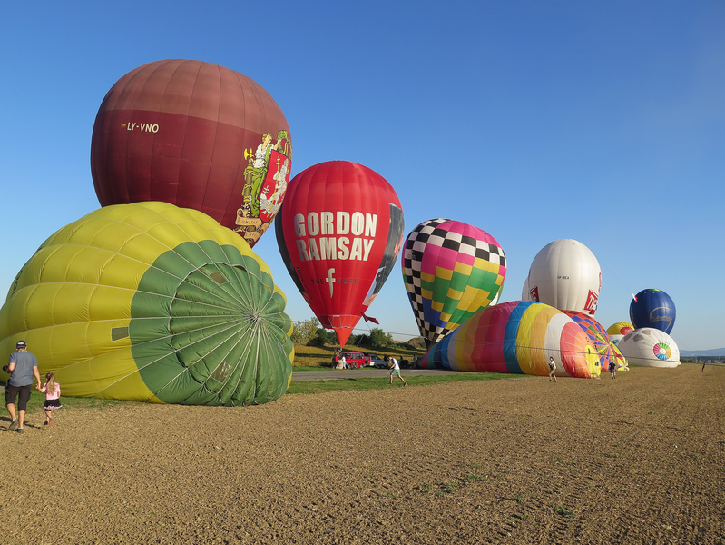 Balony na letišti v Boršicích