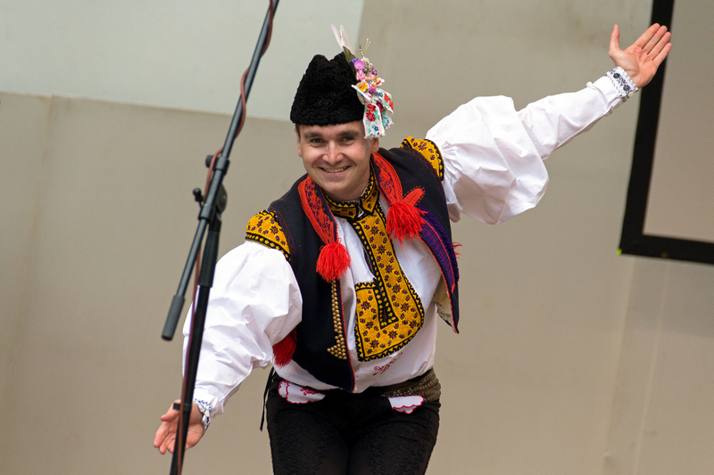 S úsměvem do tance