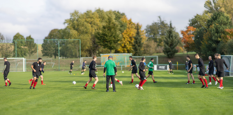 rozcvička fotbalistů SK Zlechov