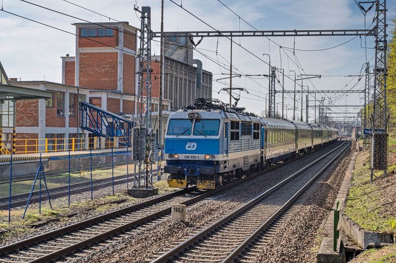 Poslední chvíle stejnosměrné napájecí soustavy na slovácké trati č.330